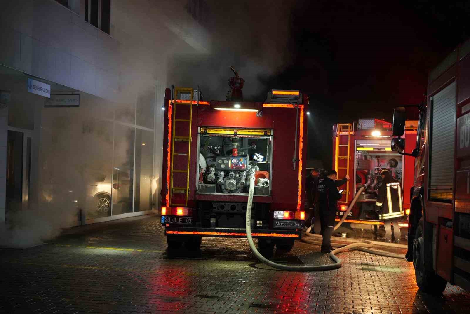 yetkili otomotiv servisi deposunda korkutan yangin 3 jQvunbgT