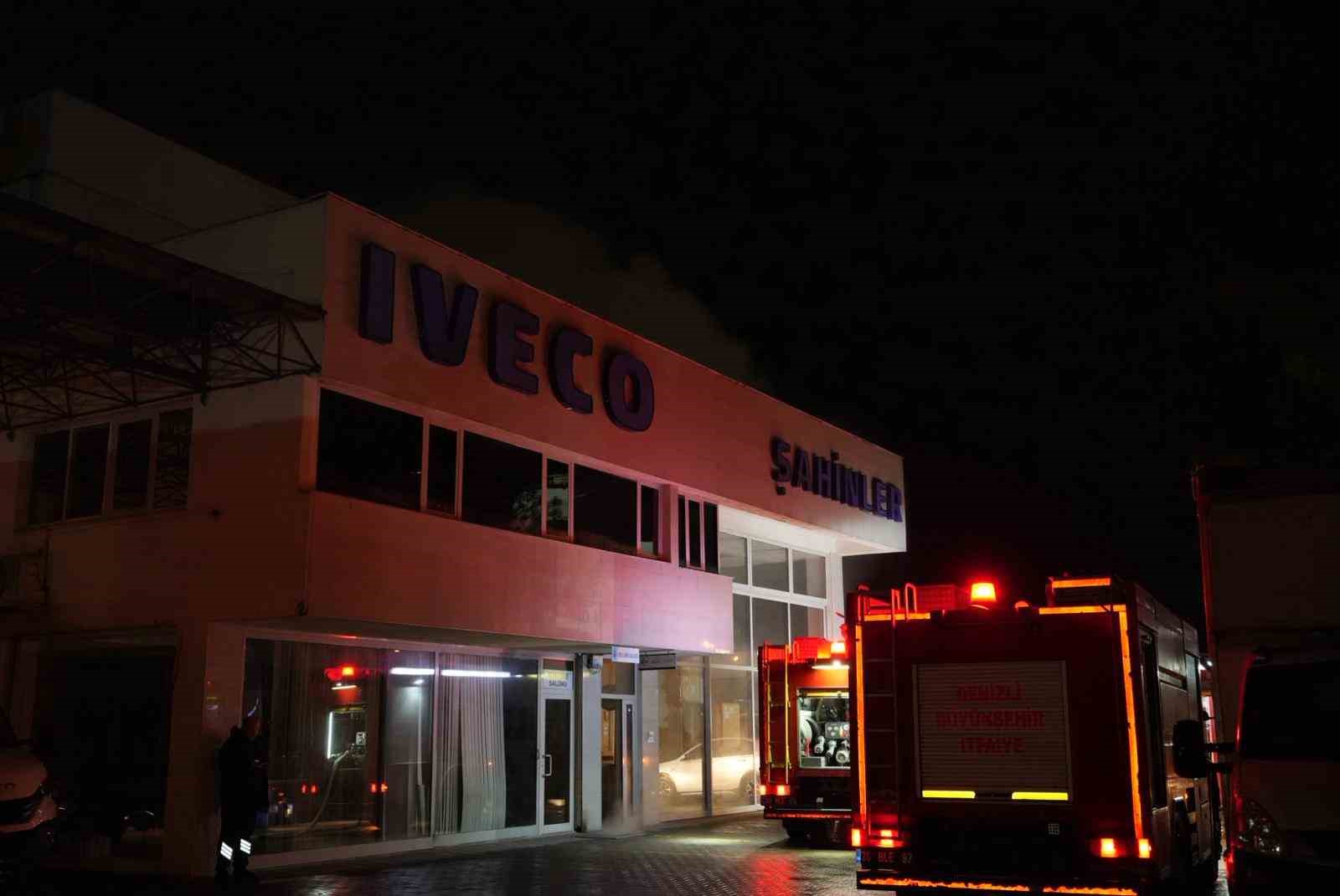 yetkili otomotiv servisi deposunda korkutan yangin 5 ms8yzLBY