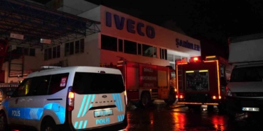 yetkili-otomotiv-servisi-deposunda-korkutan-yangin-A3XhPMqJ.jpg