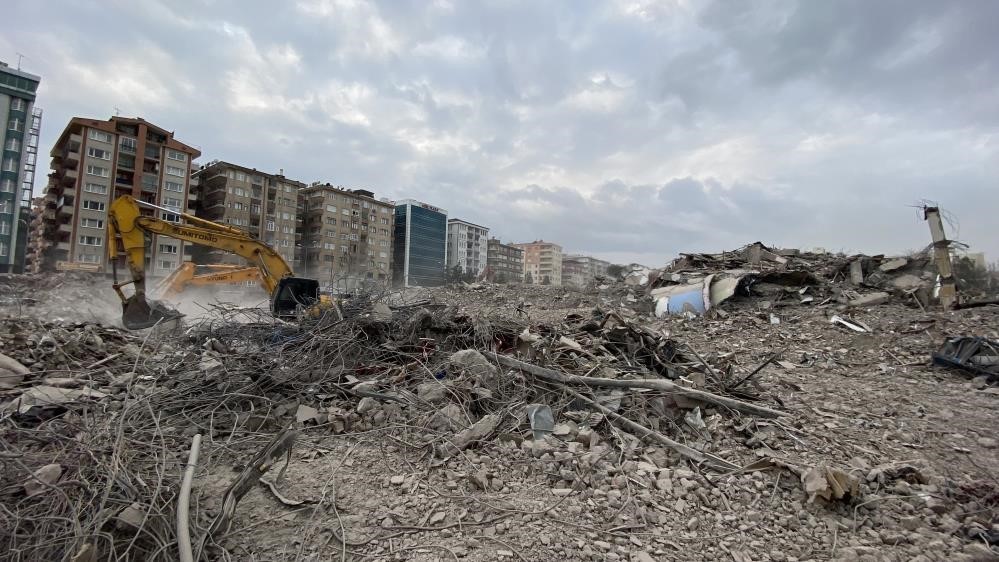 Yıkım firması korkutucu gerçeği gözler önüne serdi: ’’Binaların kolonlarını yıktığımız zaman demir bulamıyoruz" 8 yikim firmasi korkutucu gercegi gozler onune serdi binalarin kolonlarini yiktigimiz zaman demir bulamiyoruz 4 LLvvYz4D