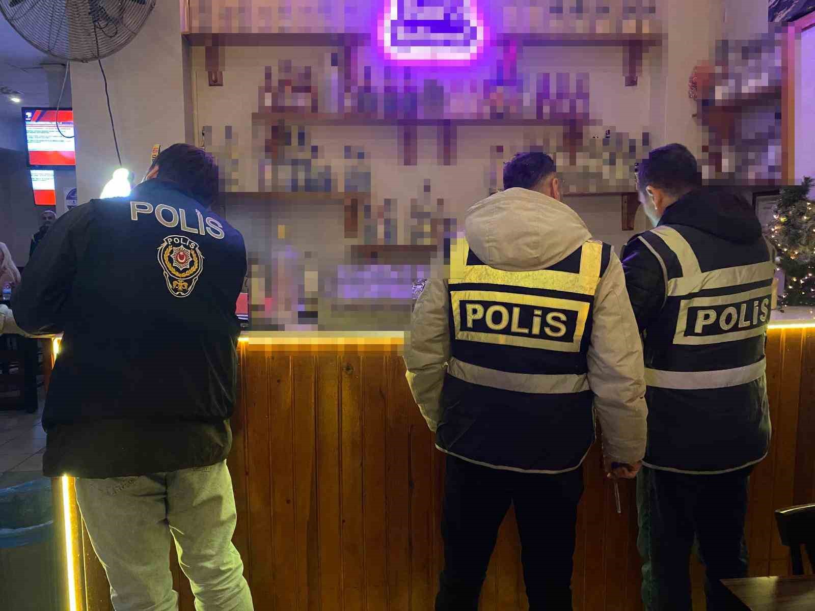 yilbasi oncesi bursa polisinden es zamanli sahte alkol denetimi 0 g3wildQI