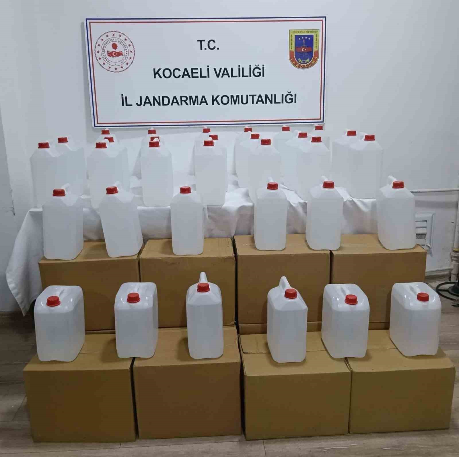 yilbasi oncesi kacakcilara darbe milyonluk sahte alkol ve urun ele gecirildi 1 6CdUBmaO