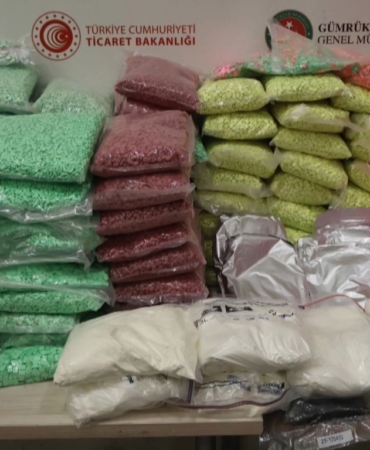 yilbasi-oncesi-kapikulede-dev-uyusturucu-operasyonu-yaklasik-600-kilo-zehir-ele-gecirildi-NPT2lbzP.jpg
