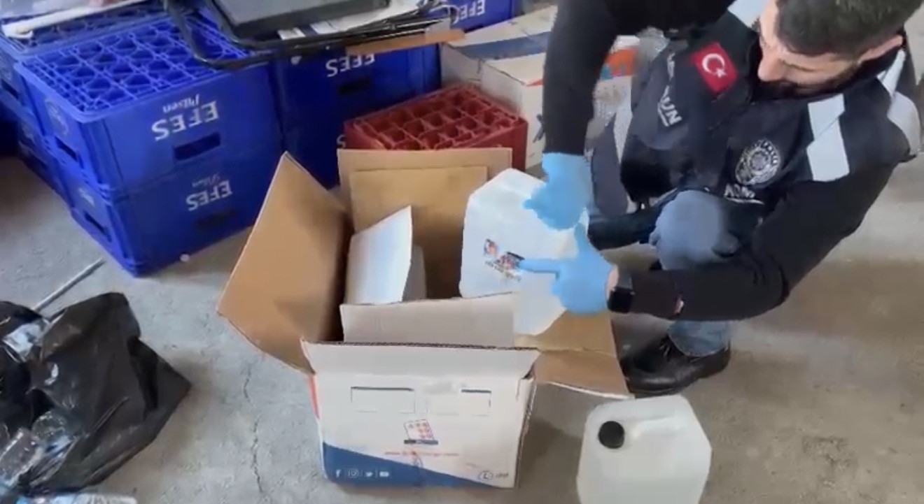 yilbasi oncesi sahte alkollu icki ele gecirildi 2 FJaTTSVc