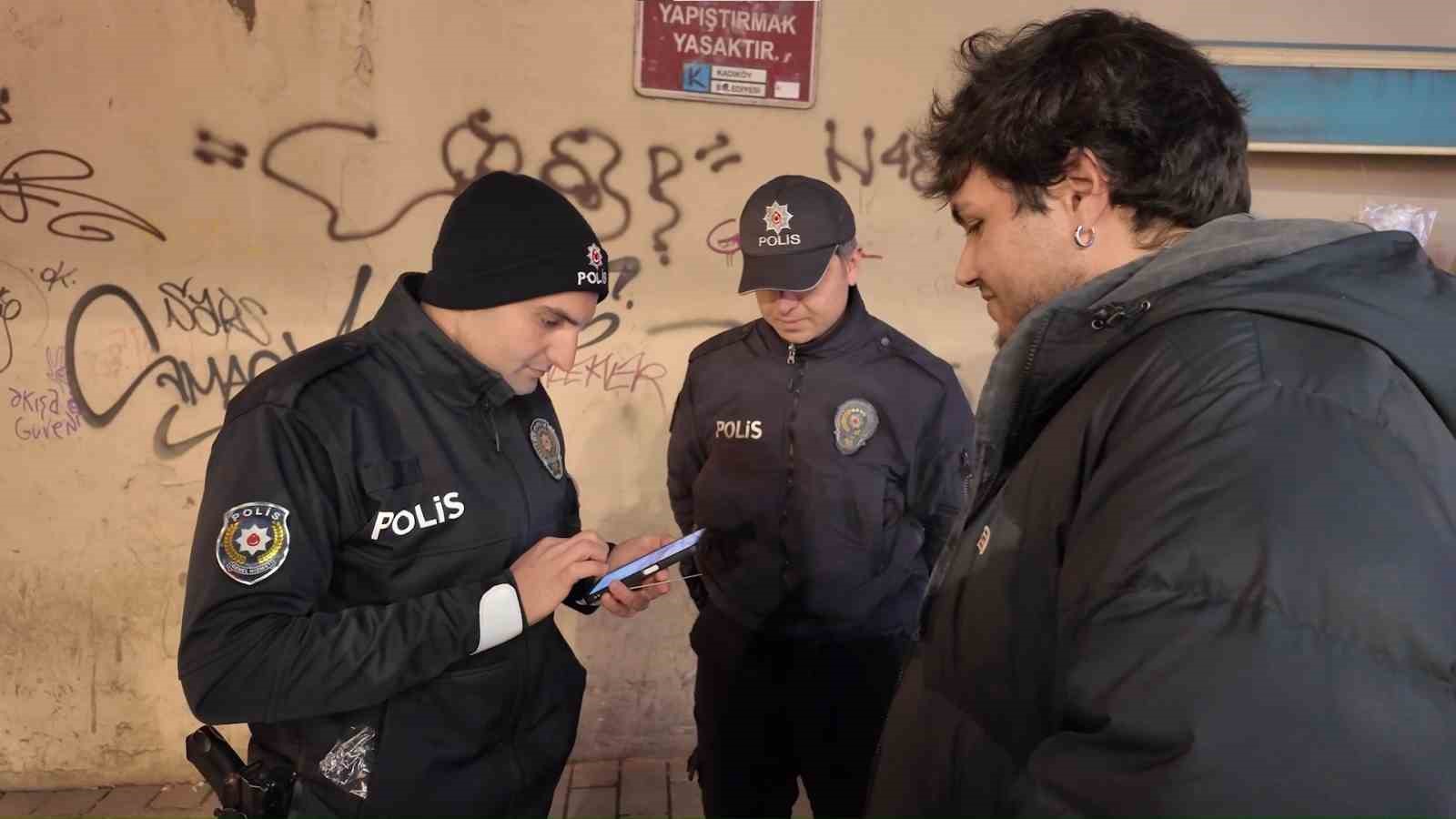 yilbasina saatler kala kadikoyde denetimler suruyor 1 bHkdAkn3