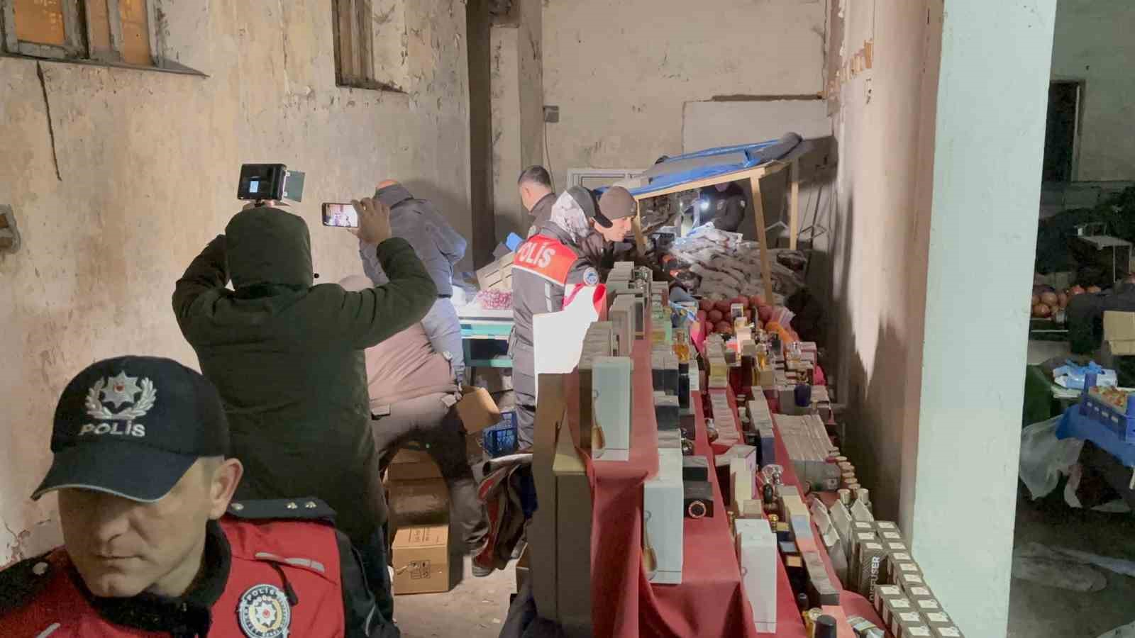 yilbasinda satilmak istenen kacak icki ve uyusturucuya operasyon 8 asMqVmMA