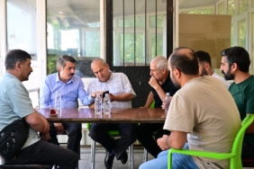 yildirim-belediye-baskani-oktay-yilmaz-teleferik-mahallesinde-esnafla-bir-araya-geldi-kEHQiSzT.jpg