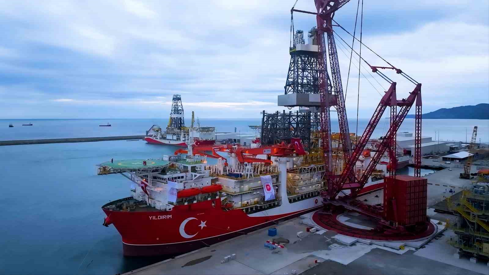 yildirim derin deniz sondaj gemisi ilk gorevi icin karadenizde 1