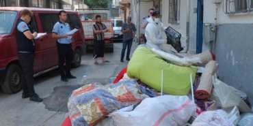 yildirimda-cop-ev-temizlendi-5-ton-cop-cikti-n45CCxX3.jpg