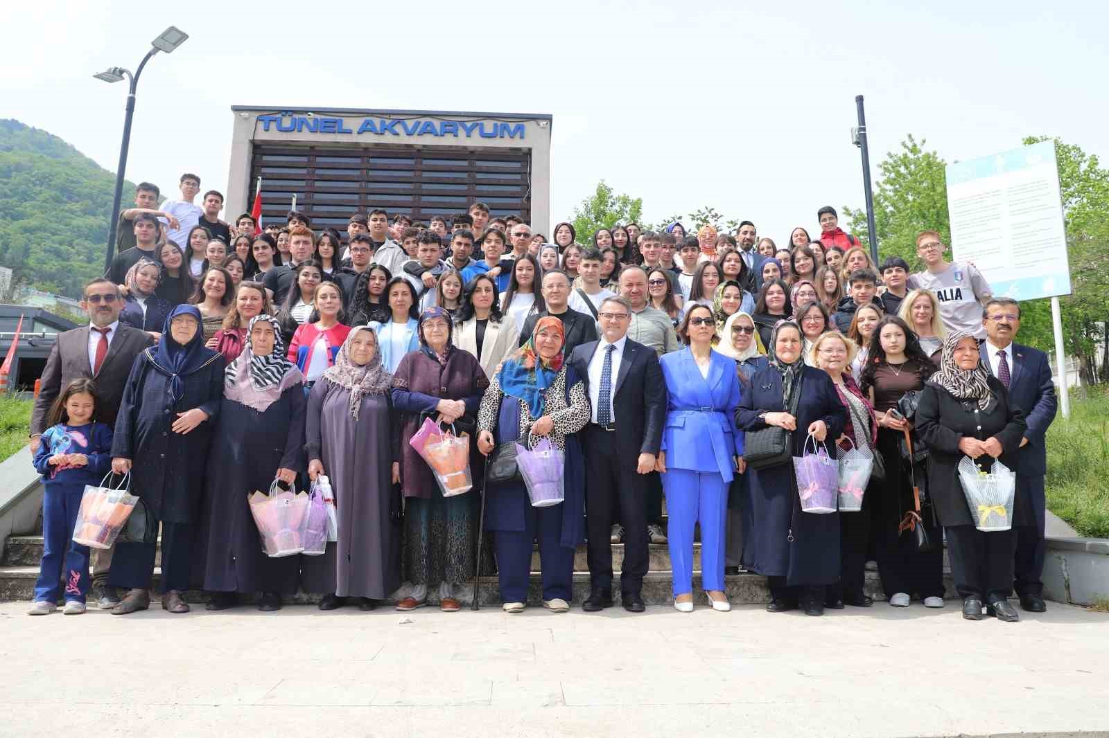 yildirimda nesiller bulusuyor projesi anneler gunu programiyla taclandi 3 paK53BBh