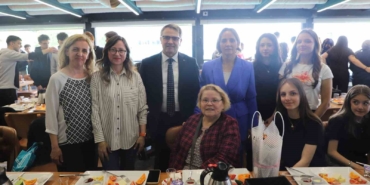 yildirimda-nesiller-bulusuyor-projesi-anneler-gunu-programiyla-taclandi-Gxa5jTxJ.jpg