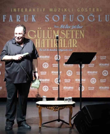 yildirimda-nostalji-ve-kahkaha-dolu-gece-MWBQqI9D.jpg