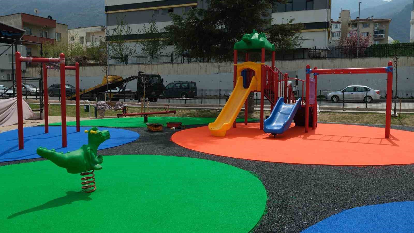 Yıldırım’da parklara yaz bakımı 7 yildirimda parklara yaz bakimi 3