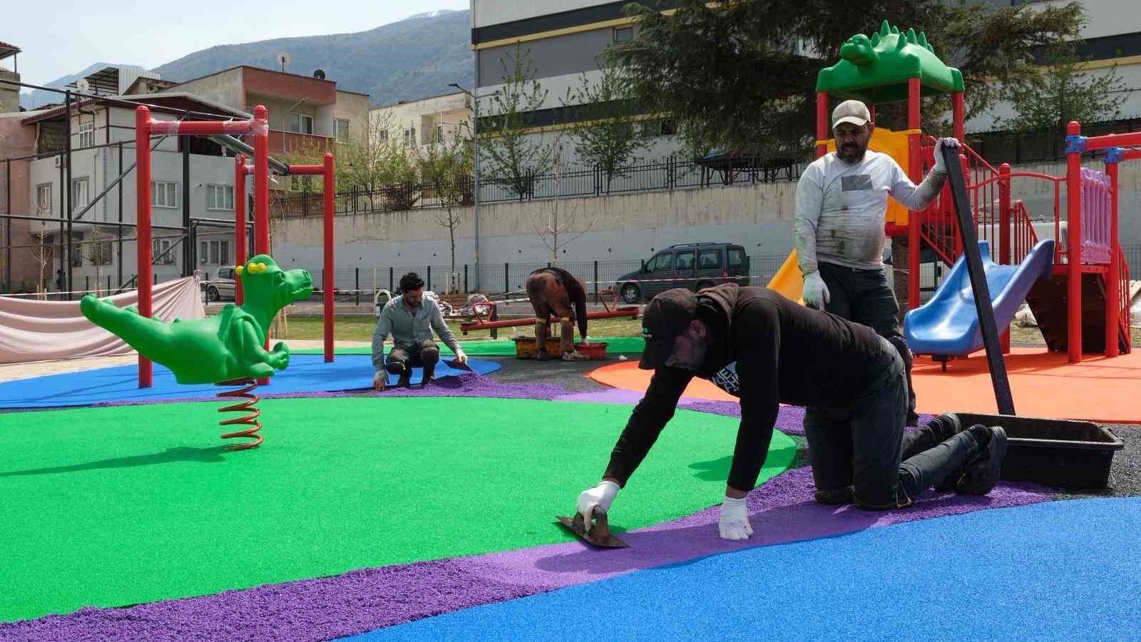 Yıldırım’da parklara yaz bakımı 8 yildirimda parklara yaz bakimi 4 4S3zTC7R
