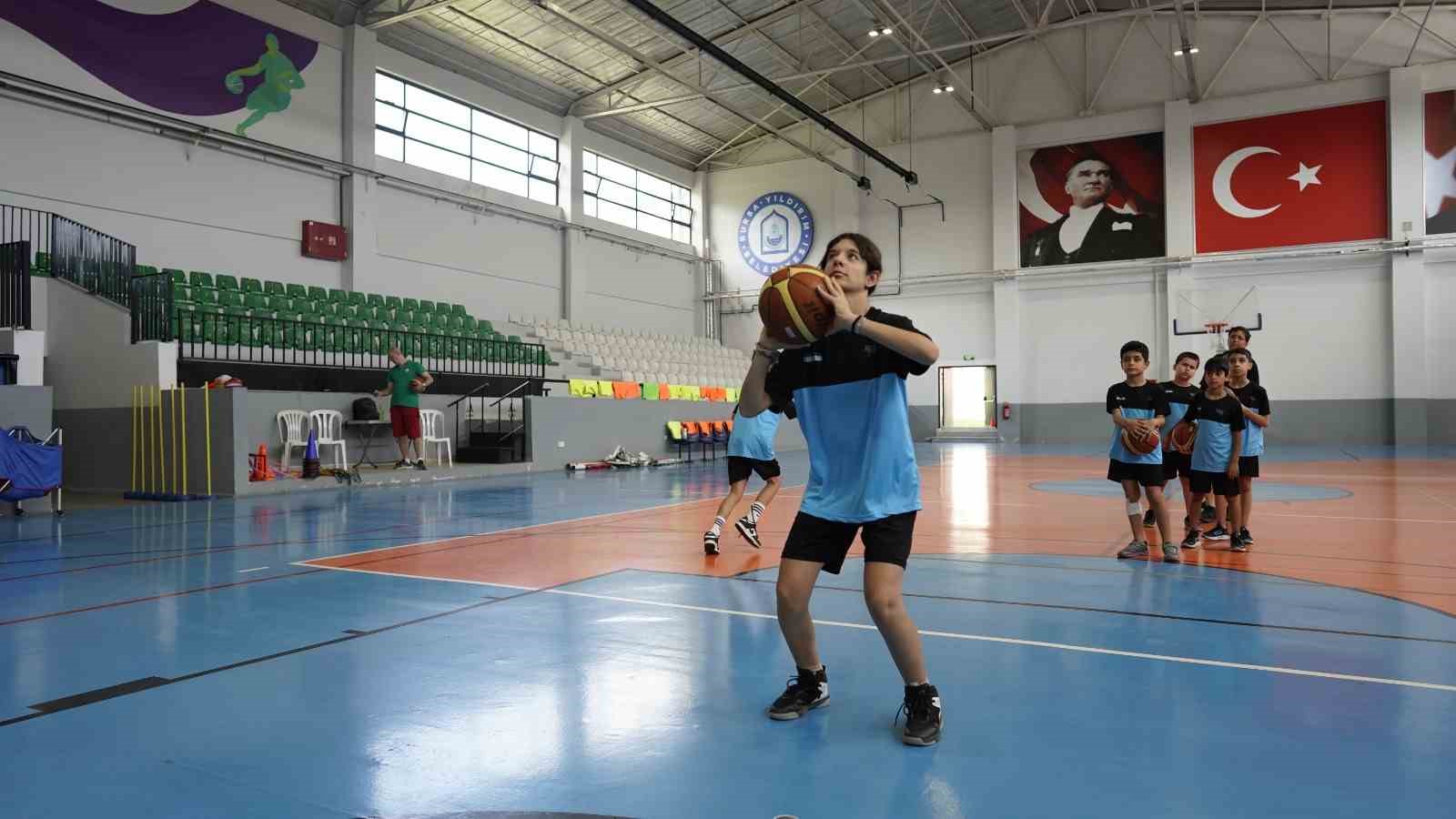 Yıldırım’da yaz spor okulları coşkusu sürüyor 6 yildirimda yaz spor okullari coskusu suruyor 2 VhkCliun