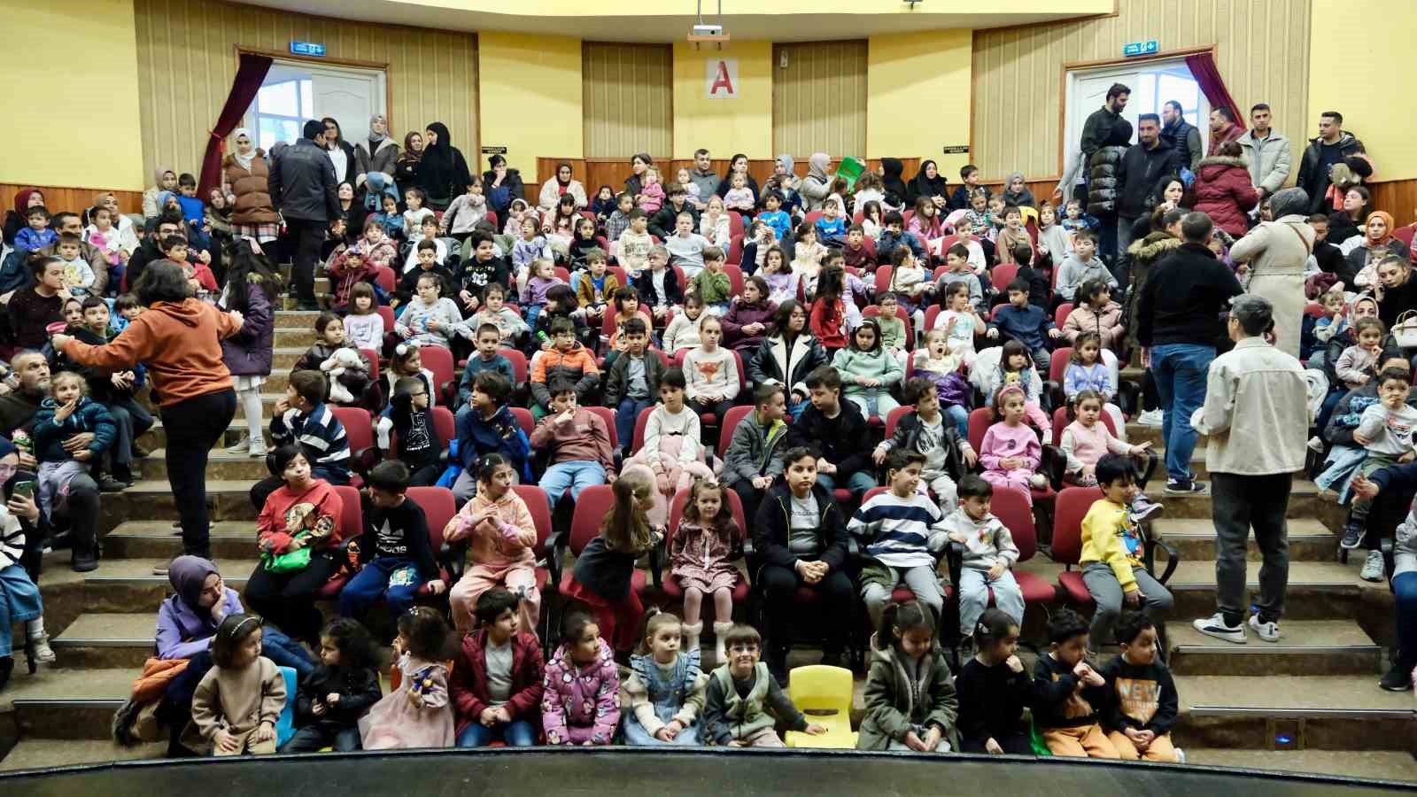 yildirimli cocuklara her pazar ucretsiz tiyatro 6 cJzpenFZ