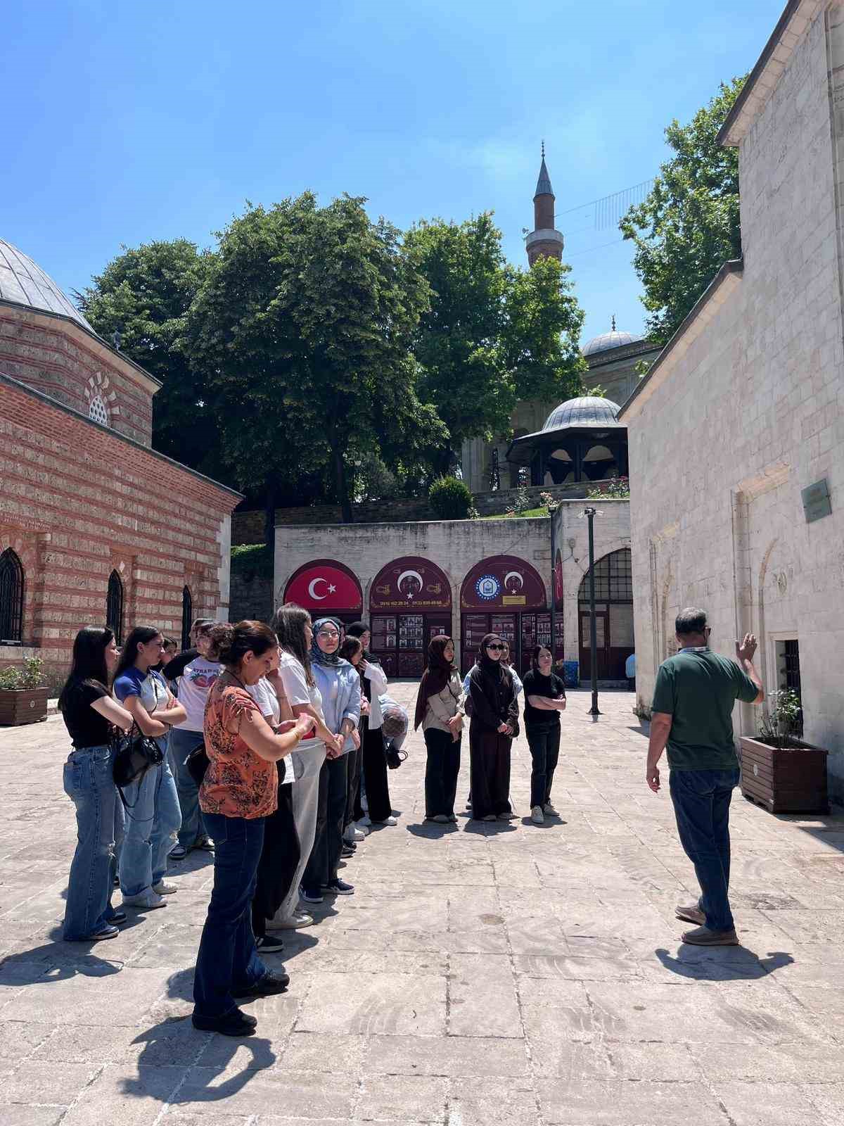 yildirimli gencler tarihi yerinde kesfediyor 3 R8VP2O8f