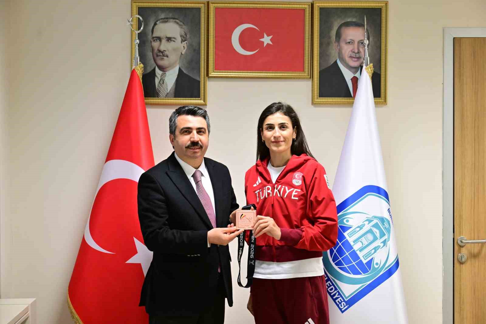 yildirimli hatice kubra ilgun avrupada kursude 2 UH86zChG