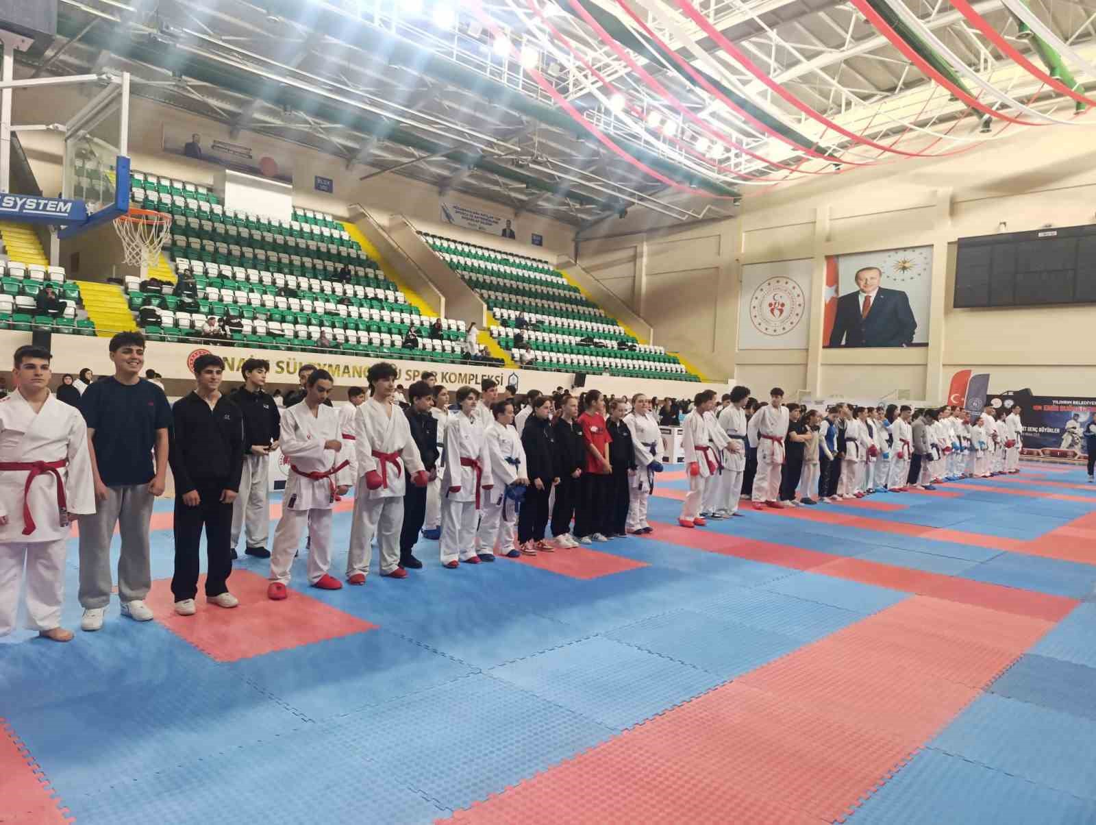yildirimli karatecilerden madalya yagmuru 2 fAErpPuP
