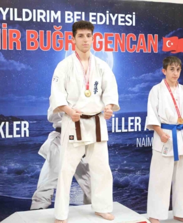 yildirimli-karatecilerden-madalya-yagmuru-ixTcW28V.jpg