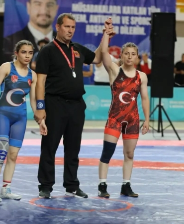 yildizlar-gures-turkiye-sampiyonu-sivasta-devam-ediyor-WammUNXN.jpg