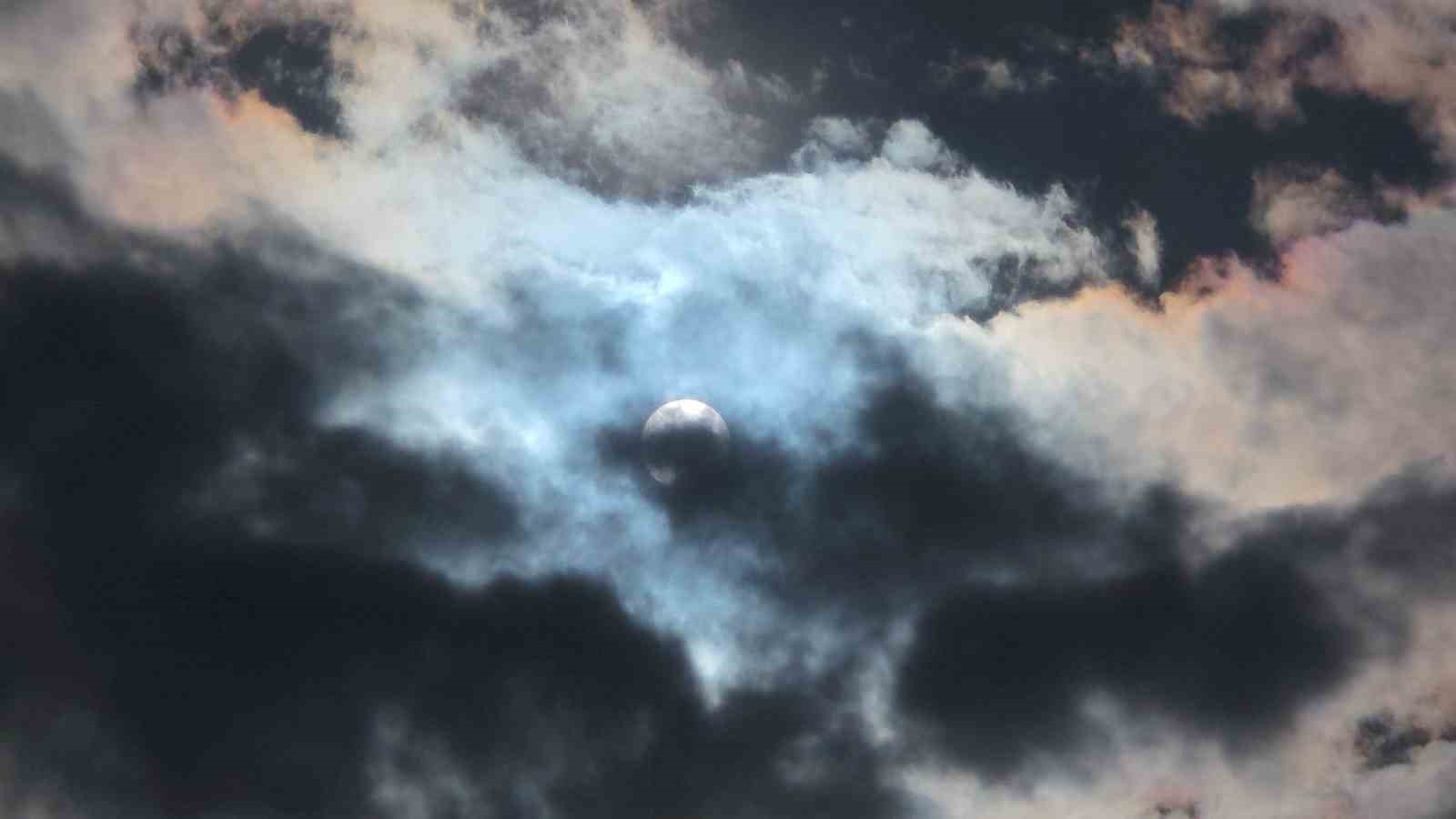 yilin en uzun gununde van semalarinda gorsel solen gunesin dogusu ve batisi boyle goruntulendi