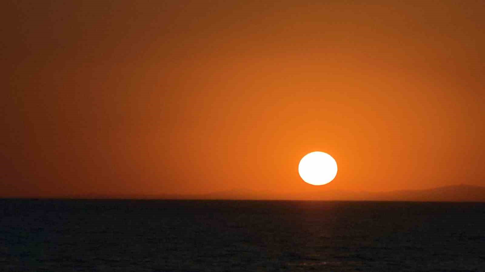 yilin en uzun gununde van semalarinda gorsel solen gunesin dogusu ve batisi boyle goruntulendi McTHMHDG