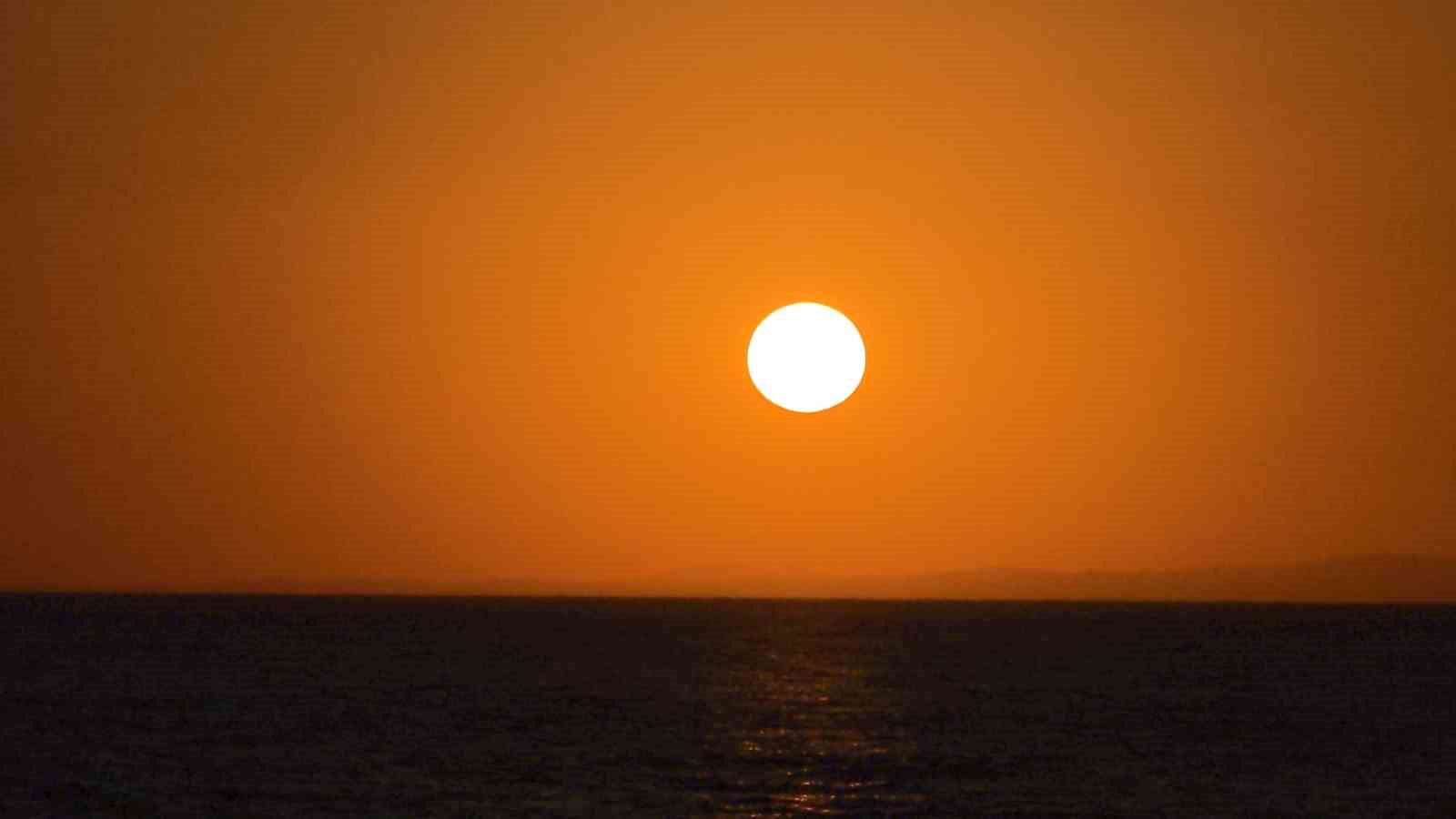 yilin en uzun gununde van semalarinda gorsel solen gunesin dogusu ve batisi boyle goruntulendi lk94kTKM