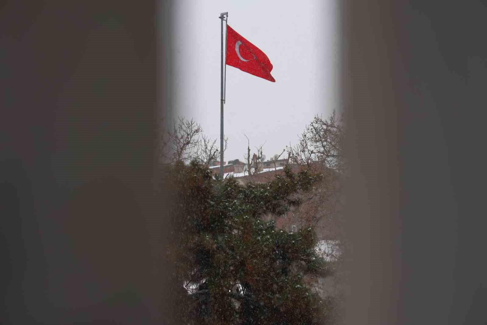 yilin son gununde elazig beyaza burundu 10 eML2b3Bg
