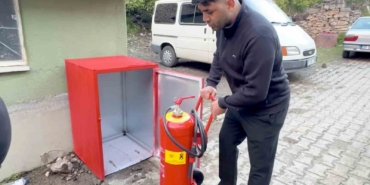 yillar-onceki-aci-bir-daha-yasanmasin-diye-koyun-her-noktasina-yangin-dolaplari-yerlestirdiler-PkKqpunM.jpg