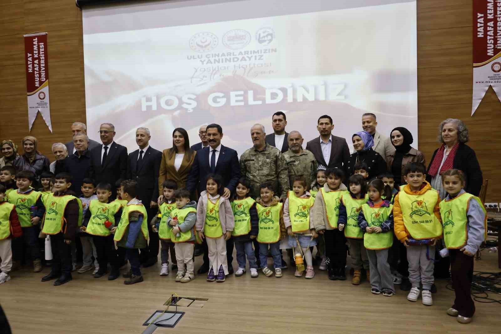 Yıllar sonra yeniden kamuflaj giyen yaşlılar, şiir okuyup duygu dolu anlar yaşadılar 6 yillar sonra yeniden kamuflaj giyen yaslilar siir okuyup duygu dolu anlar yasadilar 2 dQLhQrqz
