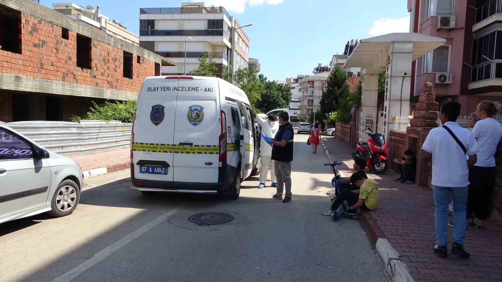 yillardir yapimi tamamlanmayan insaatta erkek cesedi bulundu 1 irwQiUWG