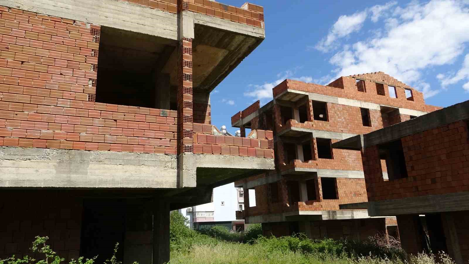 yillardir yapimi tamamlanmayan insaatta erkek cesedi bulundu 4 Jez3OcYC