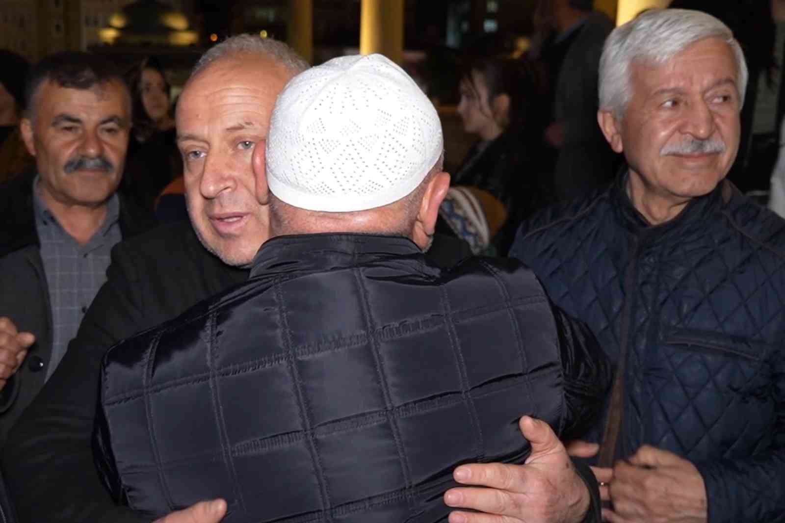 yillarin hasreti sona erdi haci adaylari kutsal topraklara ugurlandi 3 Mi2LwRyj