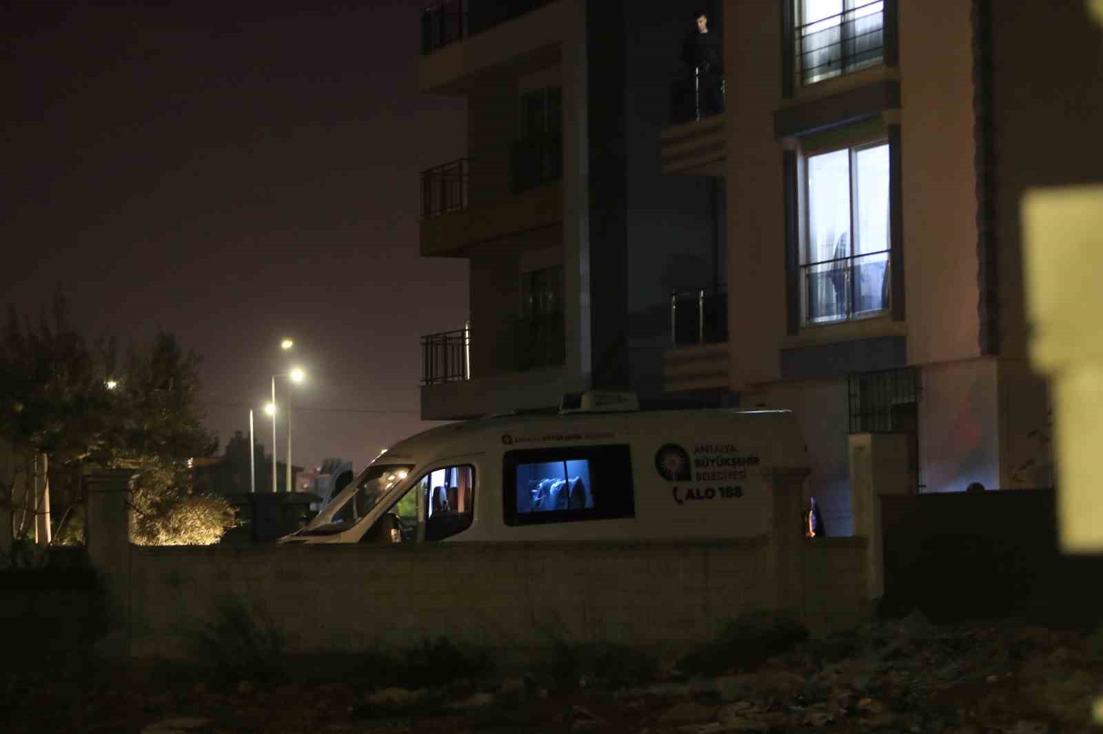 yillik izindeki polis memuru dehset sacti esi ve 2 kizini oldurdu 0 5mf5KJHy