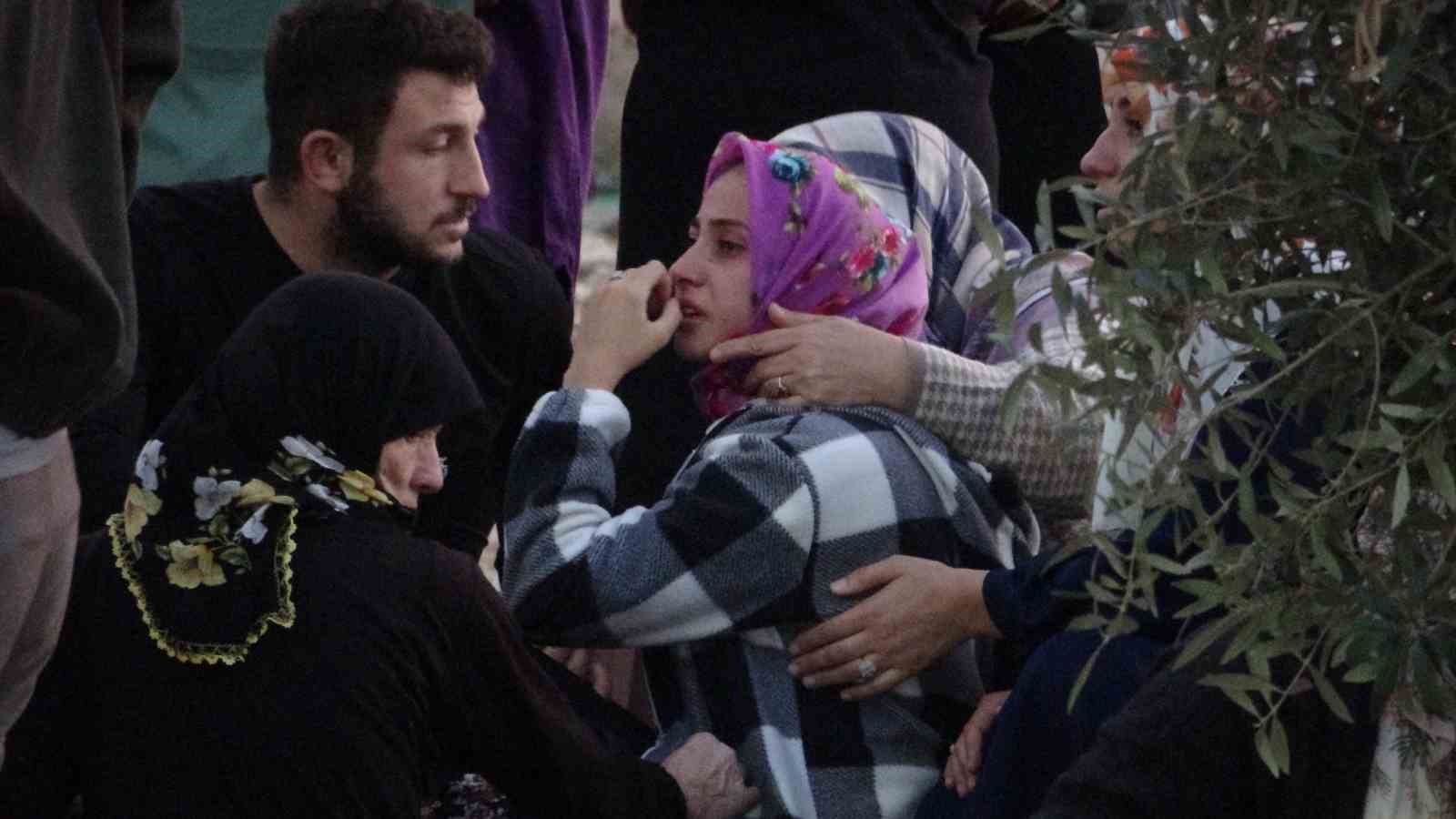 yillik izindeki polis memuru dehset sacti esi ve 2 kizini oldurdu 12 rpF4H5LA