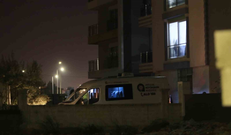 yillik-izindeki-polis-memuru-dehset-sacti-esi-ve-2-kizini-oldurdu-WqMtVeat.jpg