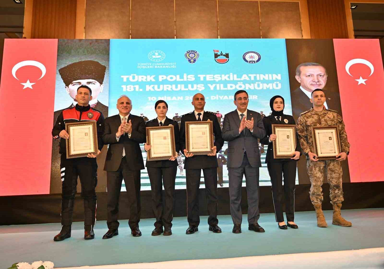 yilmaz attigimiz her adimda yuruttugumuz her calismada aziz sehitlerimizin hatirasina ve gazilerimizin fedakarligina daima TpqWhIWf