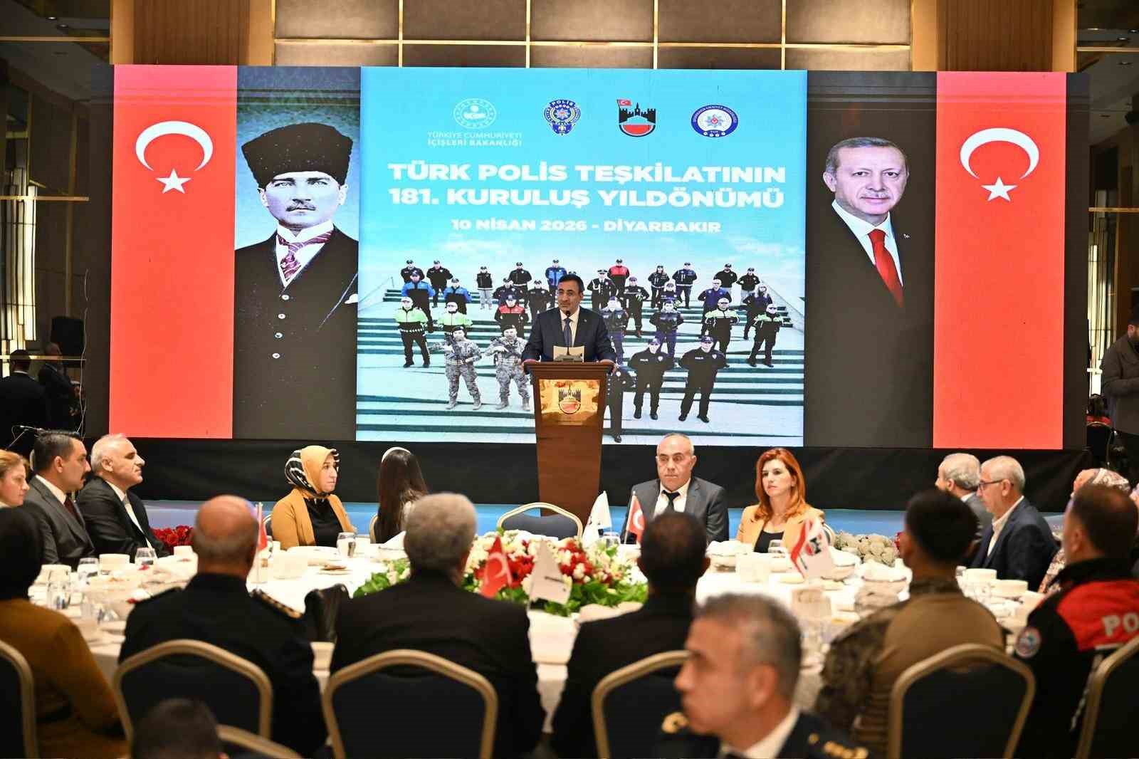 yilmaz attigimiz her adimda yuruttugumuz her calismada aziz sehitlerimizin hatirasina ve gazilerimizin fedakarligina daima aCRuJDJN
