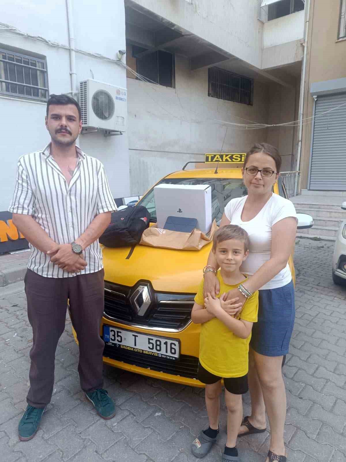 Yine İzmir, yine örnek taksici 5 yine izmir yine ornek taksici 1 lvbXQqcG