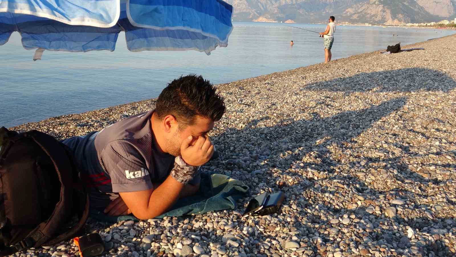 YKS nedeniyle dev ekranlar kurulmadı, milli maç heyecanı Konyaaltı Sahili’ne taşındı 11 yks nedeniyle dev ekranlar kurulmadi milli mac heyecani konyaalti sahiline tasindi 7 f9UnjdNq
