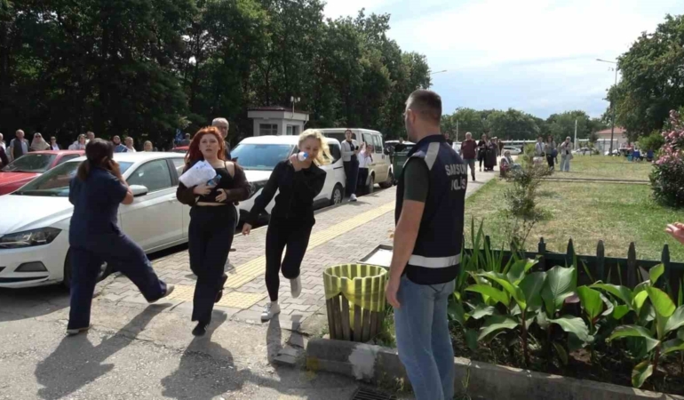 yksde-son-dakika-yarisi-kimi-saniyelerle-yetisti-kimi-kapida-kaldi-kPRfRCGu.jpg