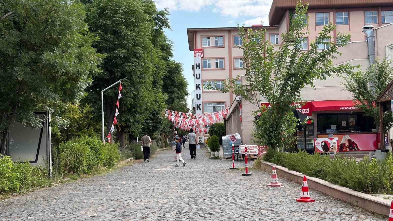 YKS’nin ilk oturumu olan TYT başladı 7 yksnin ilk oturumu olan tyt basladi 3 KKMSsAuS