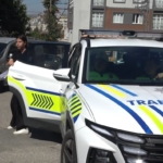 yksye-gec-kaliyordu-trafik-polisleri-yetistirdi-eEYpmGzU.jpg
