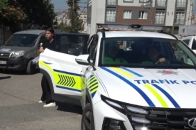 yksye-gec-kaliyordu-trafik-polisleri-yetistirdi-eEYpmGzU.jpg