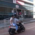yksye-saniyeler-kala-yetisti-guvenlik-gorevlisi-motosikletiyle-sinava-ulastirdi-et4A48dE.jpg