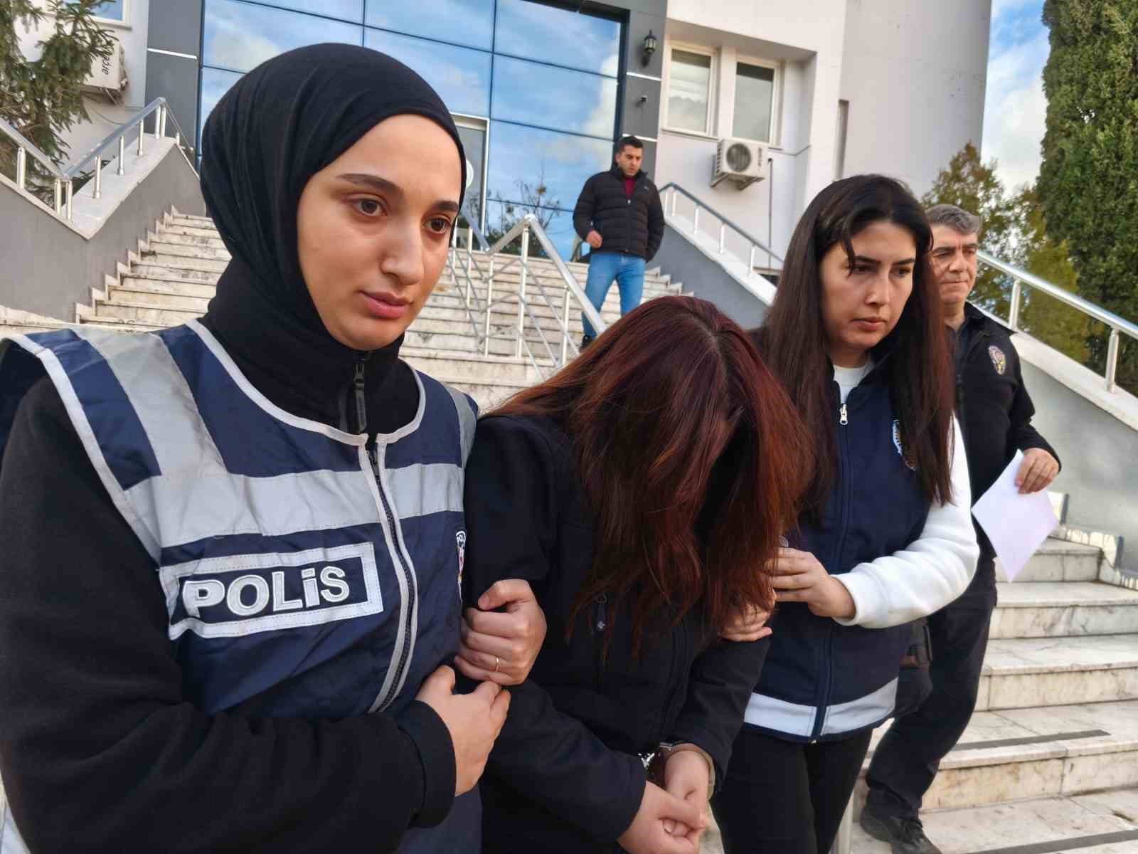 yogun bakimdaki bebegi darbeden hemsire tutuklandi 0 HtGDKrfE