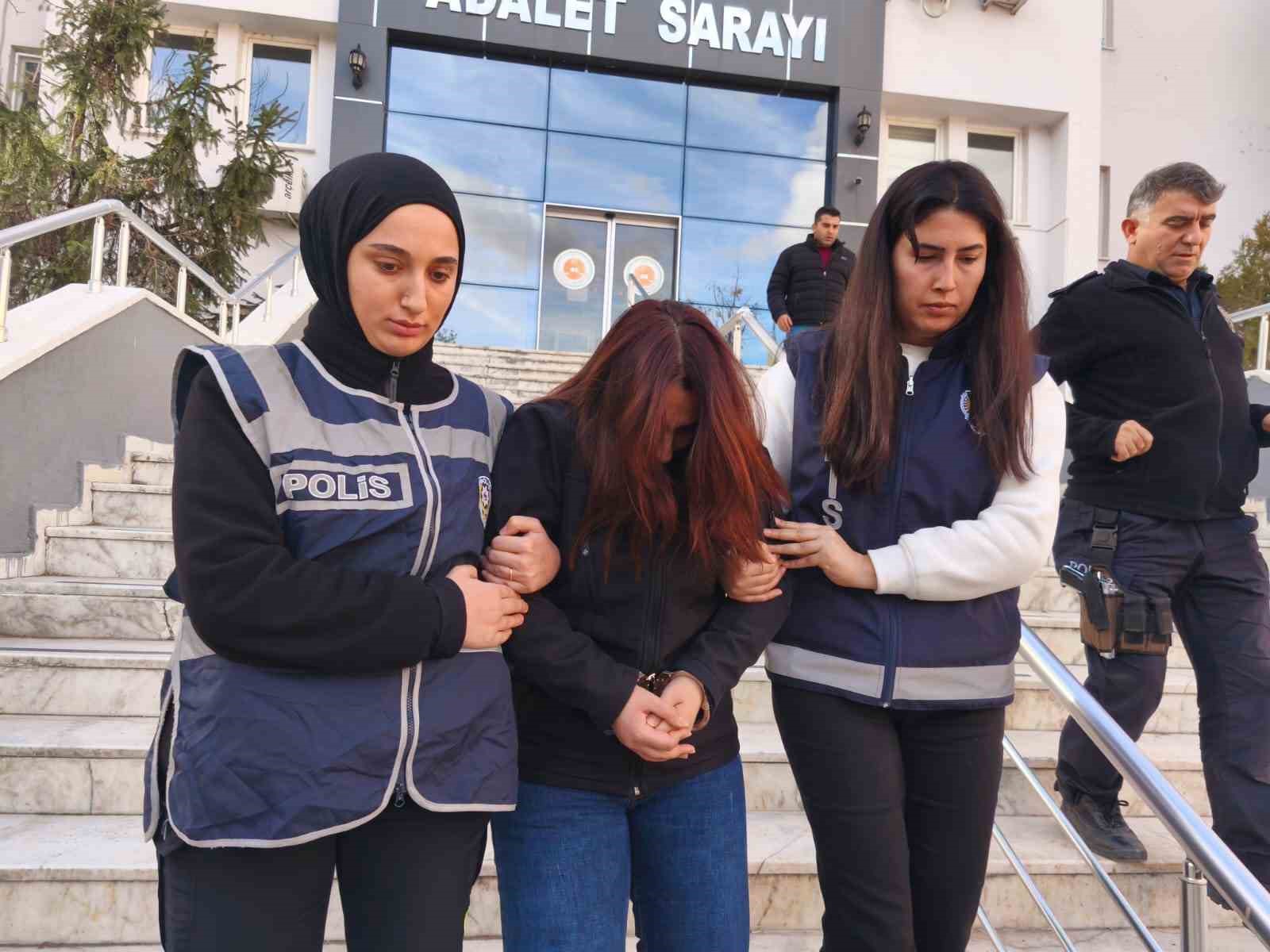 yogun bakimdaki bebegi darbeden hemsire tutuklandi 1 trl8mzGZ