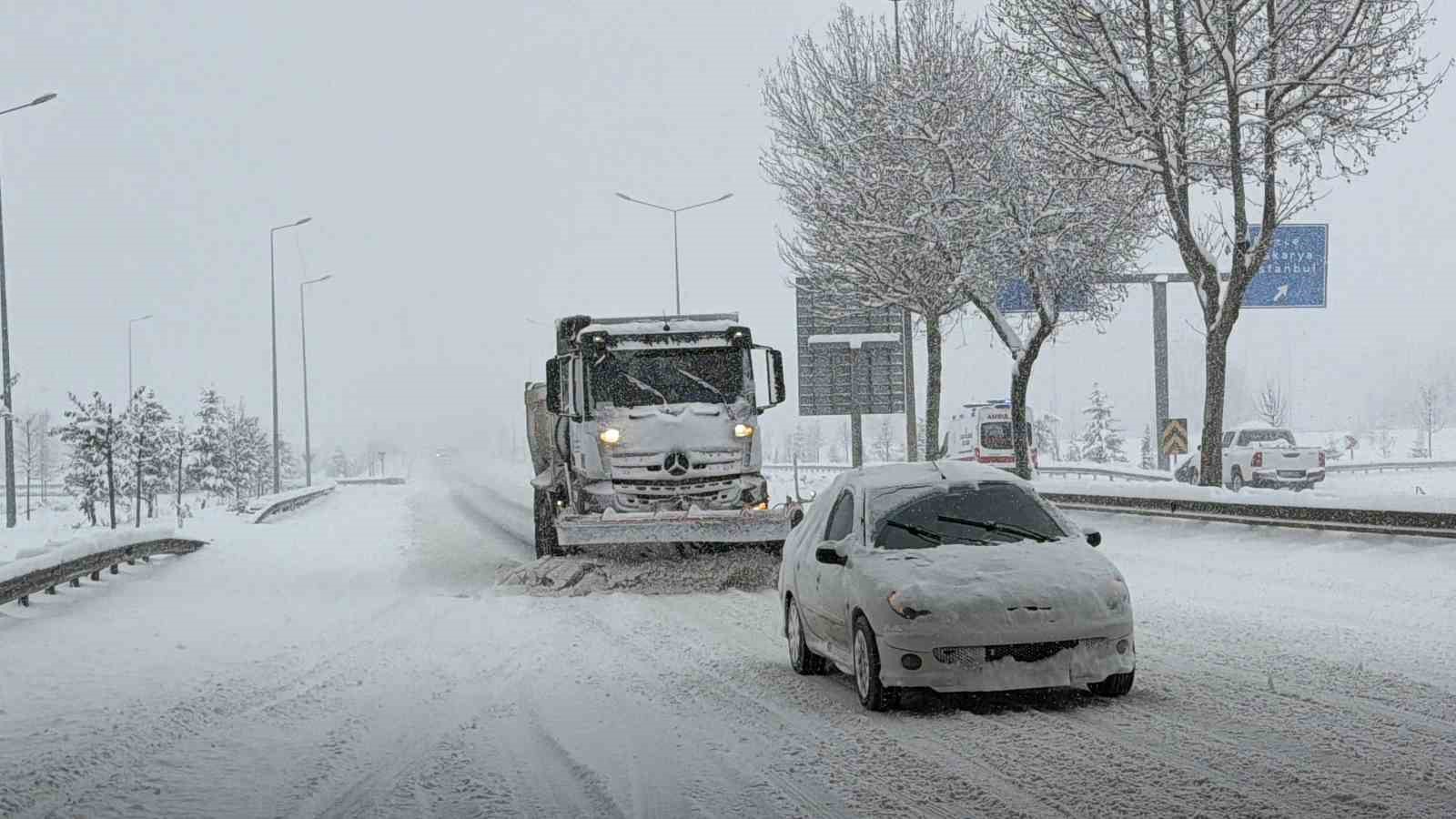 yogun kar kenti beyaza burudu 3 z3IpB8Xa