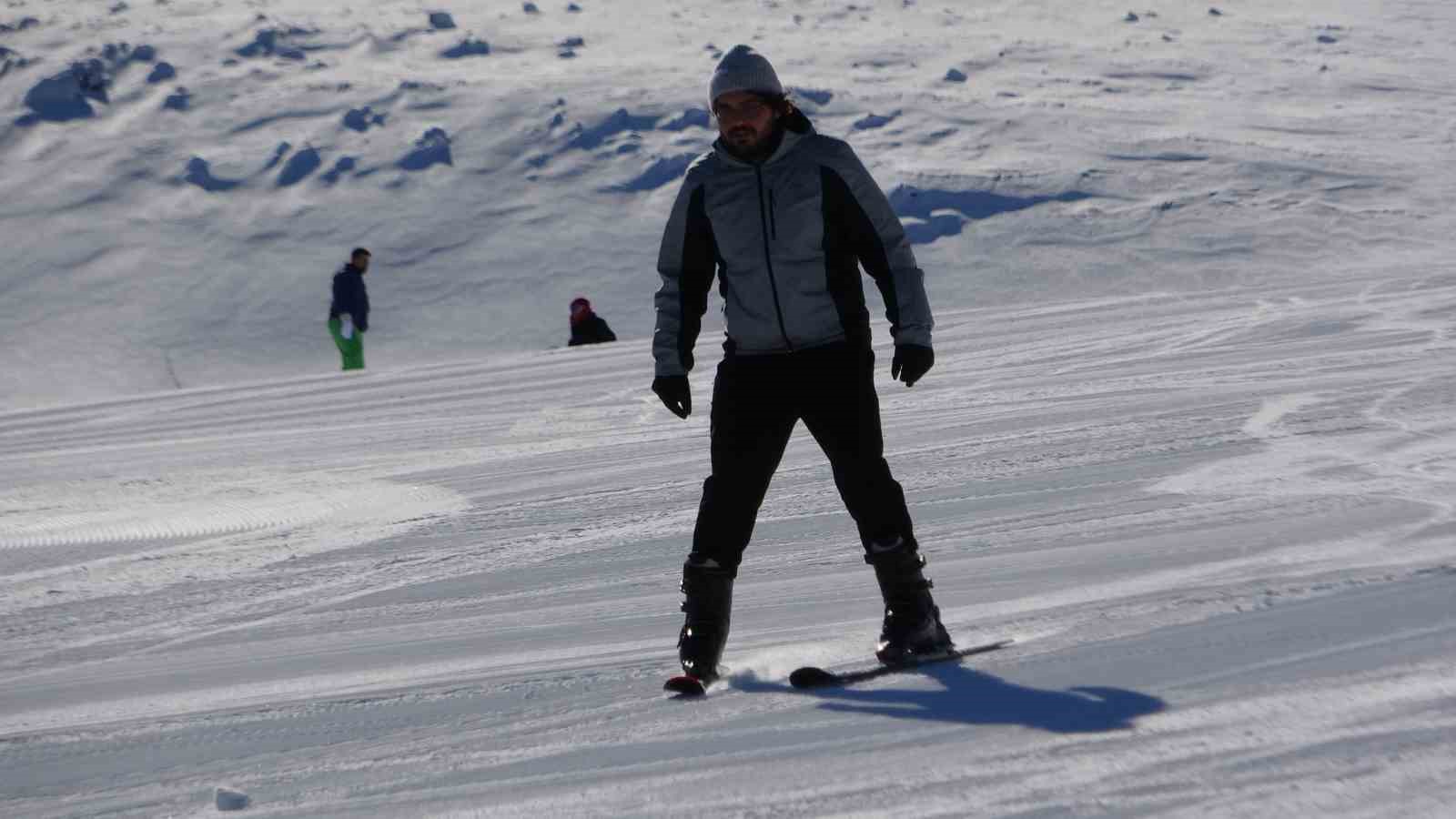 yogun kar yagisi abali kayak merkezini yeniden hareketlendirdi 7 MtCbiiHd